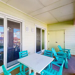 the-sanctuary-a-wave-from-it-all-201b.hotels-in-virginia-beach.com/